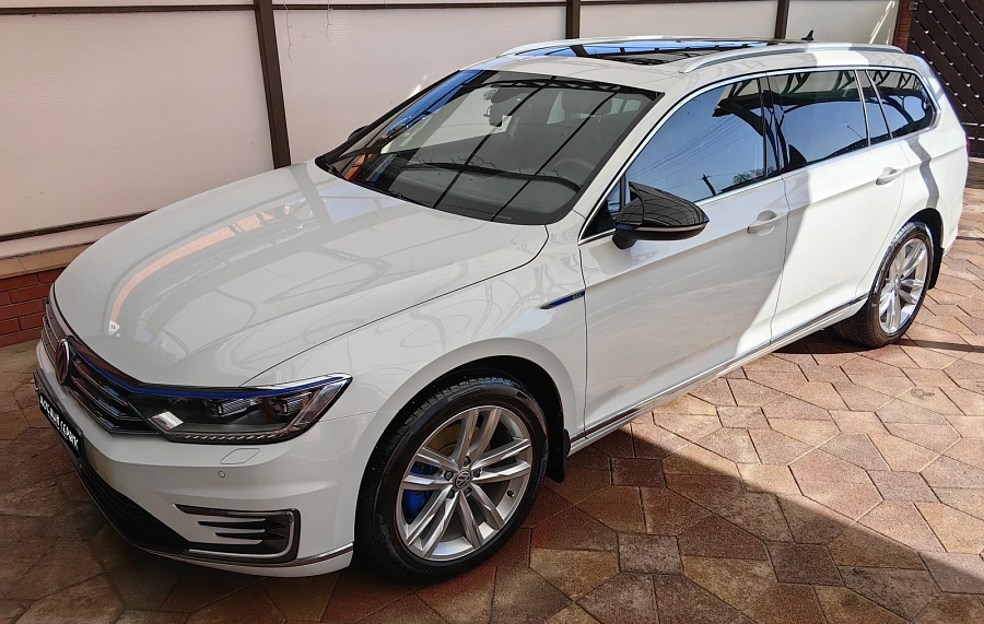 Volkswagen Passat, 2018г., передний привод, робот