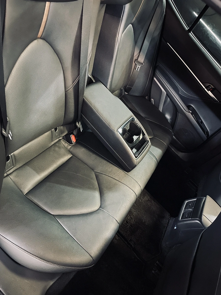 Toyota Camry, 2023г., передний привод, автомат
