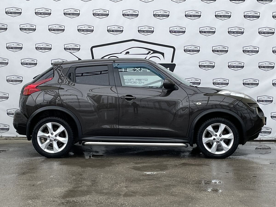 Nissan Juke, 2011г., передний привод, вариатор