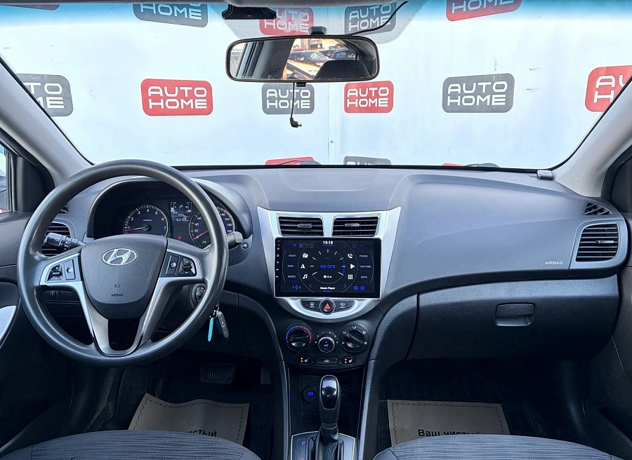 Hyundai Solaris, 2016г., передний привод, автомат