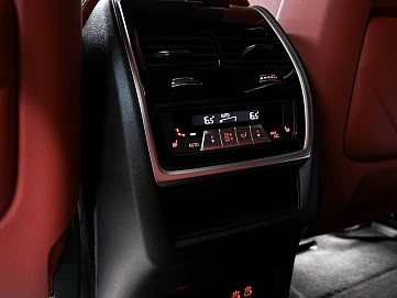 BMW XM, 2025г, полный привод, автомат