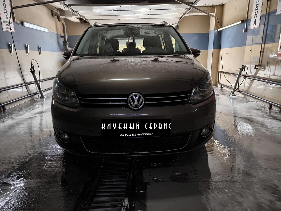 Volkswagen Touran, 2012г., передний привод, робот