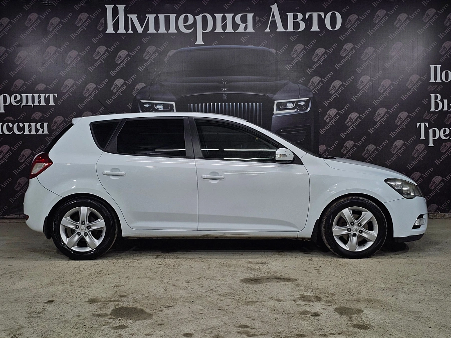 Kia Ceed, 2011г., передний привод, автомат