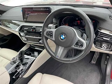 BMW 5 серии, 2022г, задний привод, автомат