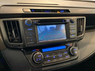 Toyota RAV4, 2015г, передний привод, автомат