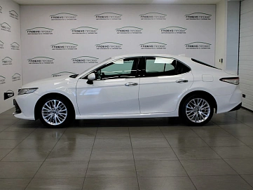 Toyota Camry, 2019г, передний привод, автомат