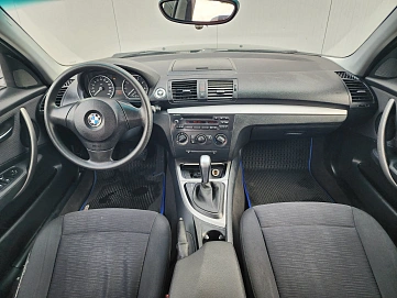 BMW 1 серии, 2010г, задний привод, автомат