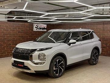 Mitsubishi Outlander, 2023г, передний привод, вариатор