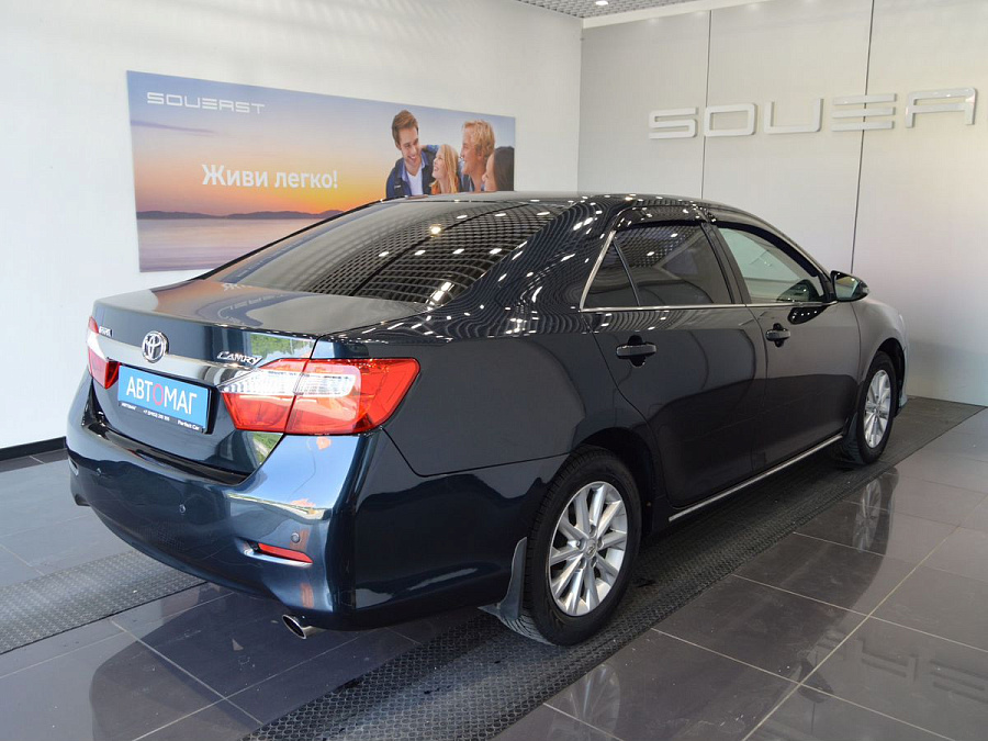Toyota Camry, 2014г., передний привод, автомат