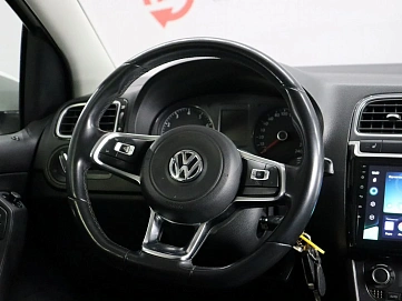 Volkswagen Polo, 2018г, передний привод, механика