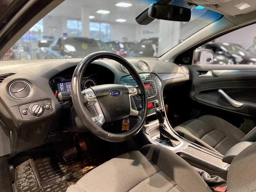 Ford Mondeo, 2012г., передний привод, робот