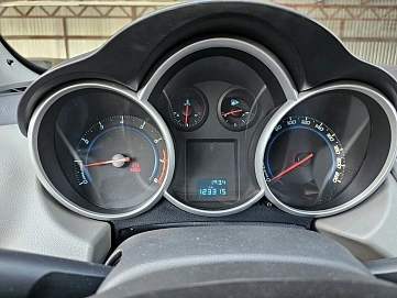 Chevrolet Cruze, 2011г, передний привод, механика