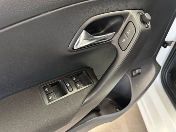 Volkswagen Polo, 2016г., передний привод, автомат