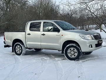 Toyota Hilux, 2013г, полный привод, механика