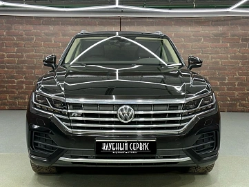 Volkswagen Touareg, 2019г, полный привод, автомат
