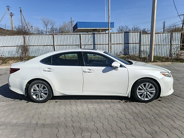 Lexus ES, 2013г, передний привод, автомат
