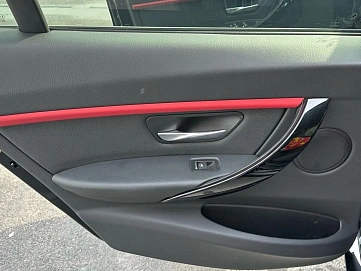 BMW 3 серии, 2018г, задний привод, автомат