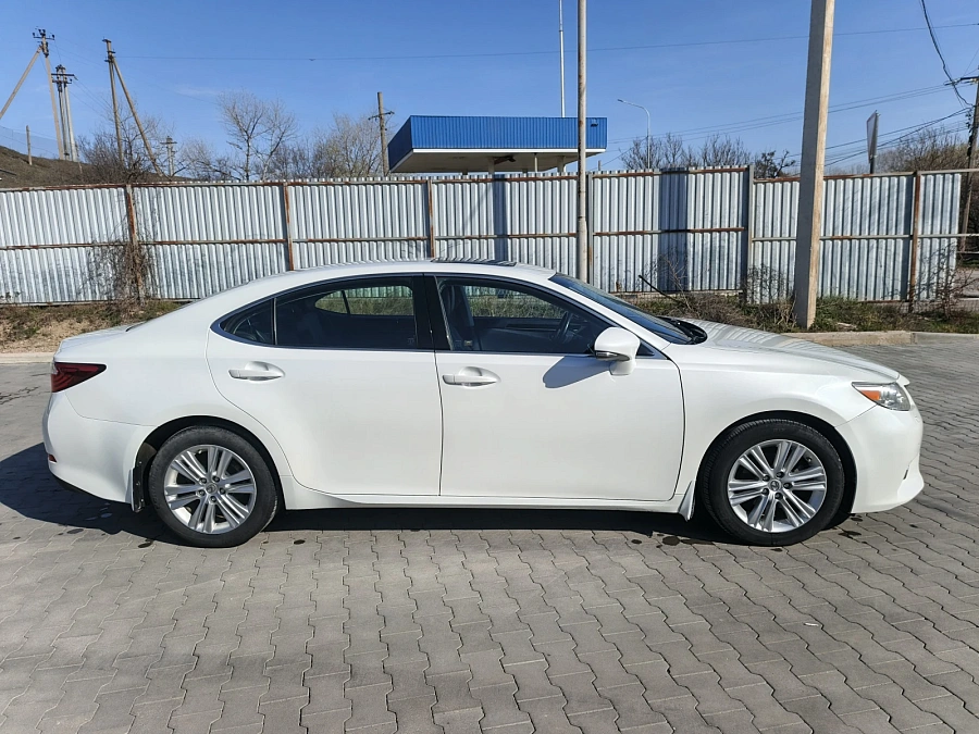 Lexus ES, 2013г., передний привод, автомат