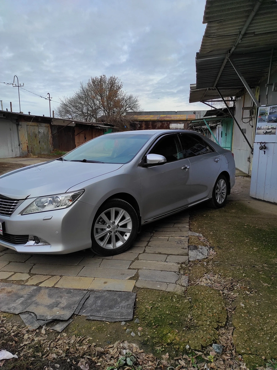 Toyota Camry, 2012г., передний привод, автомат