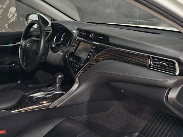 Toyota Camry, 2020г, передний привод, автомат