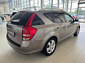Kia Ceed, 2012г., передний привод, автомат