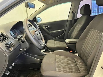 Volkswagen Polo, 2019г, передний привод, механика