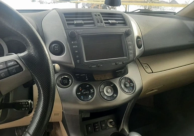 Toyota RAV4, 2010г, полный привод, вариатор