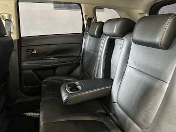 Mitsubishi Outlander, 2015г, полный привод, вариатор