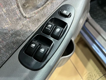 Kia Spectra, 2003г, передний привод, автомат