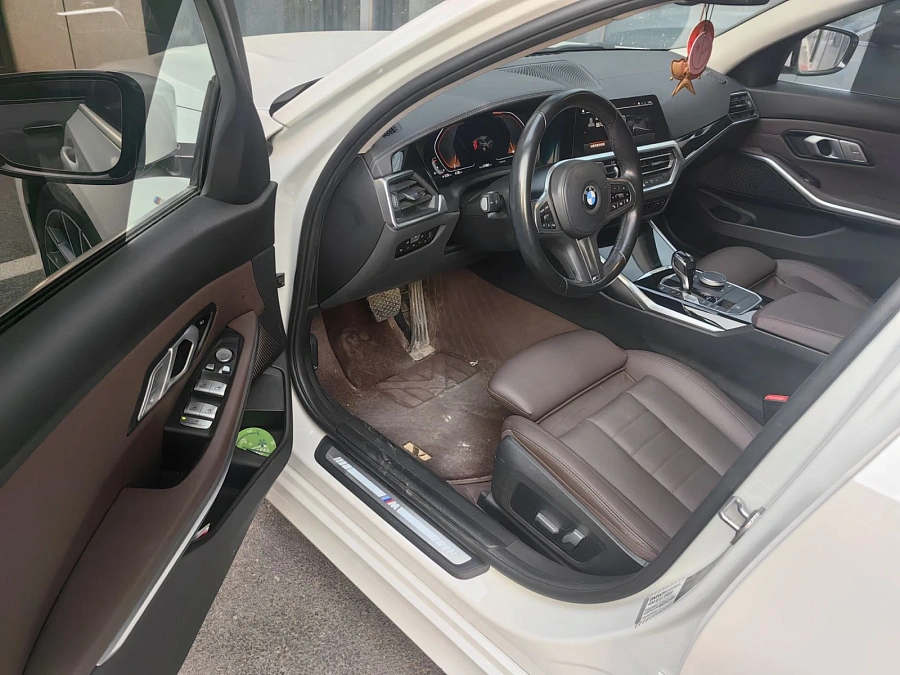 BMW 3 серии, 2021г., задний привод, автомат