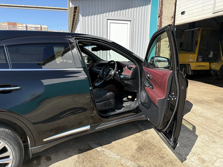 Toyota Harrier, 2019г., полный привод, вариатор