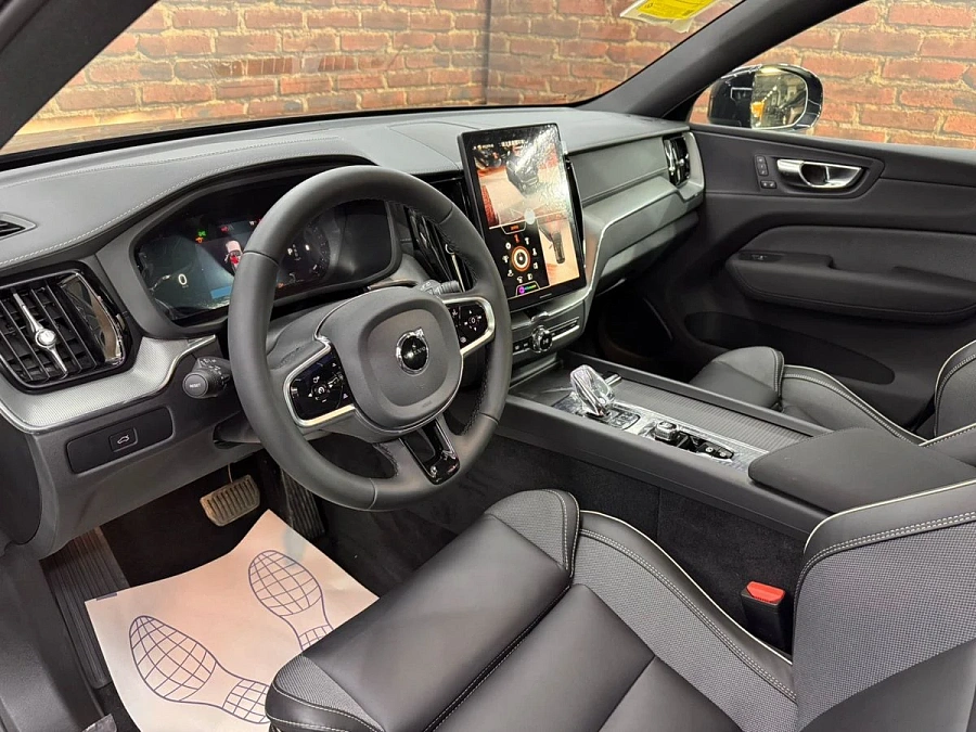 Volvo XC60, 2025г., полный привод, автомат