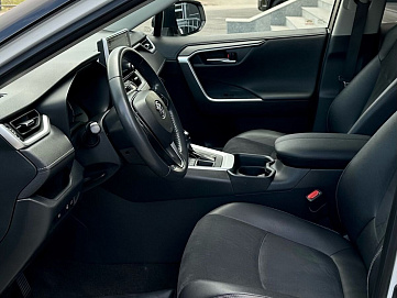 Toyota RAV4, 2020г, полный привод, автомат