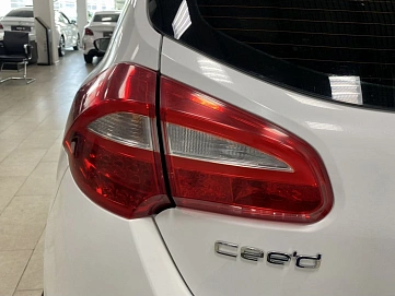 Kia Ceed, 2018г, передний привод, робот