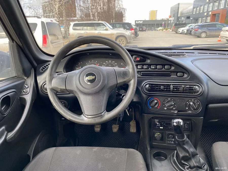 Chevrolet Niva, 2013г., передний привод, механика