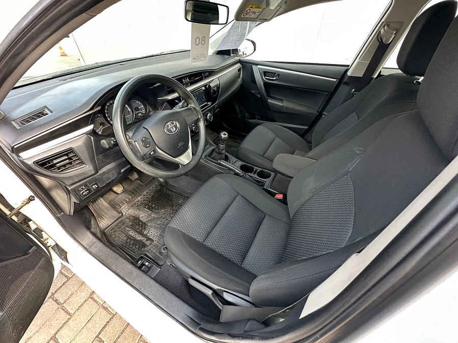 Toyota Corolla, 2013г., передний привод, механика