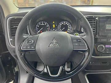 Mitsubishi Outlander, 2022г, передний привод, вариатор
