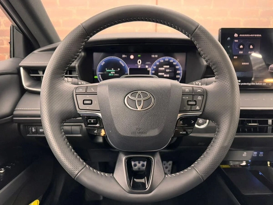 Toyota Camry, 2025г., передний привод, вариатор