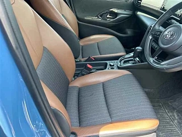 Toyota Yaris Cross, 2022г, полный привод, вариатор