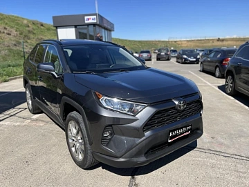 Toyota RAV4, 2021г, передний привод, автомат