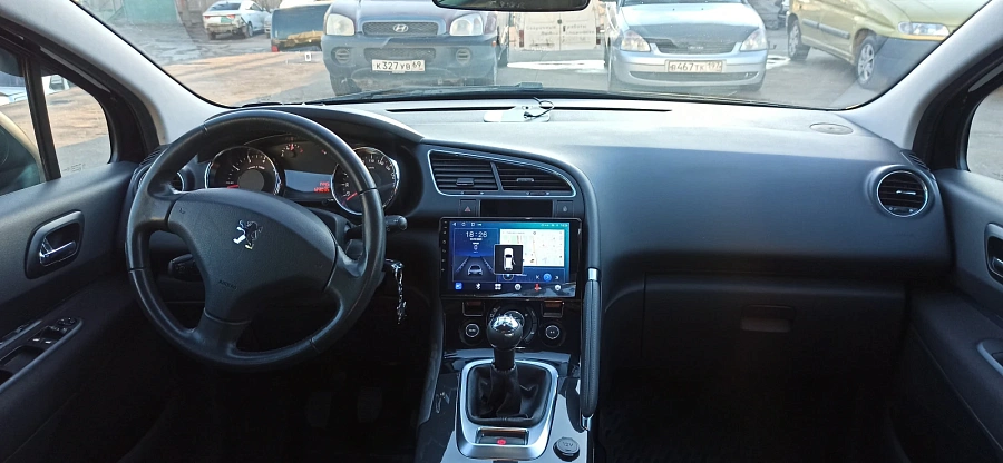 Peugeot 3008, 2011г., передний привод, механика