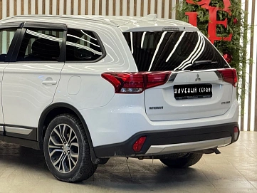 Mitsubishi Outlander, 2018г, передний привод, вариатор