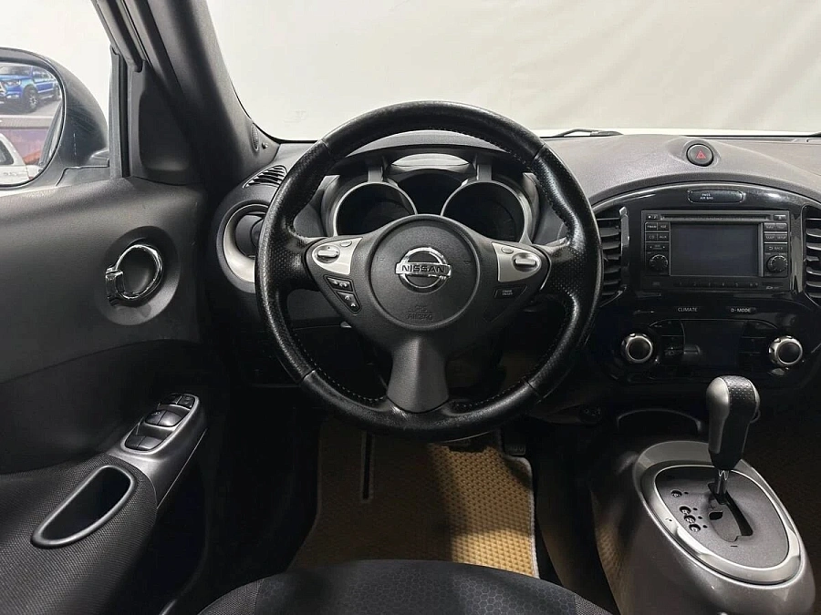 Nissan Juke, 2010г., полный привод, вариатор