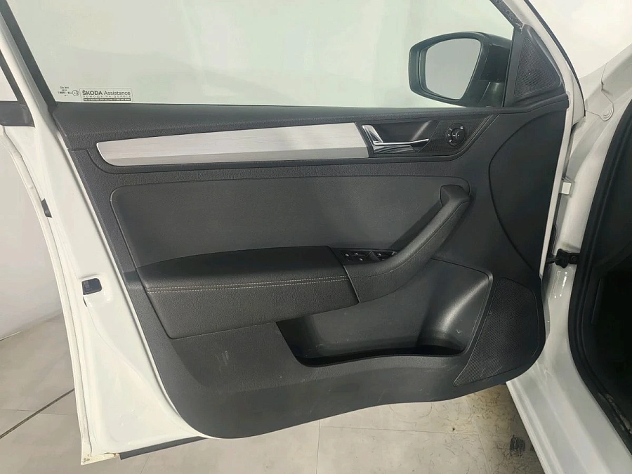 Skoda Rapid, 2021г., передний привод, робот