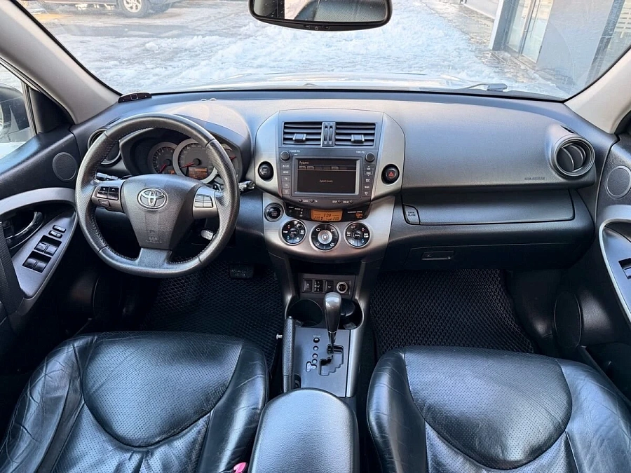 Toyota RAV4, 2011г., полный привод, вариатор