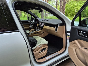 Porsche Cayenne, 2018г, полный привод, автомат