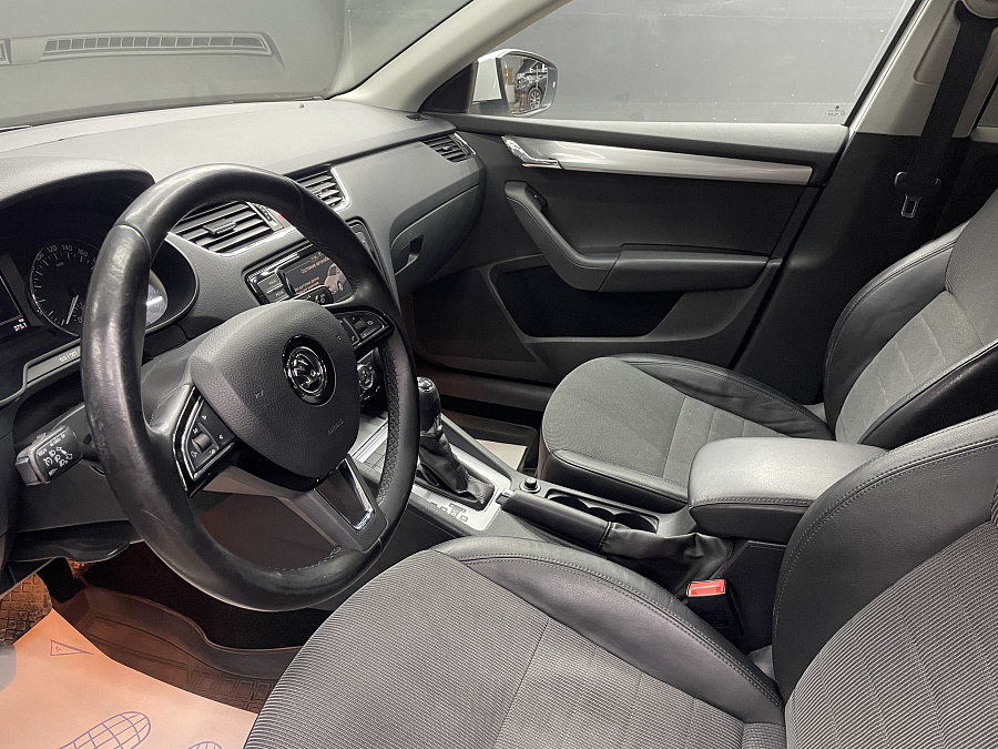 Skoda Octavia, 2016г., передний привод, робот