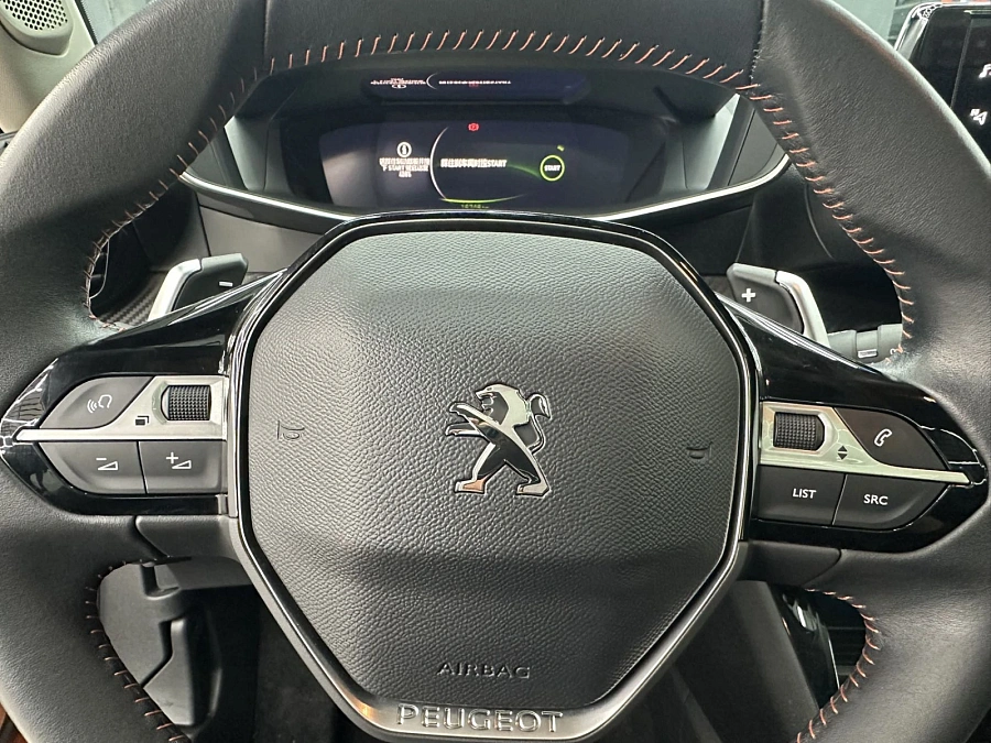 Peugeot 2008, 2021г., передний привод, робот