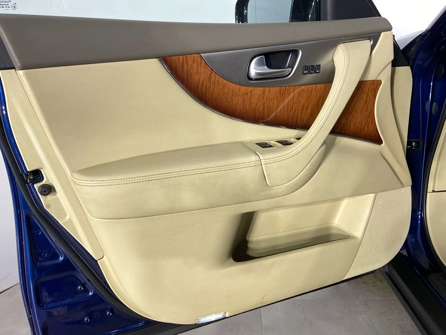 Infiniti QX70, 2014г., полный привод, автомат