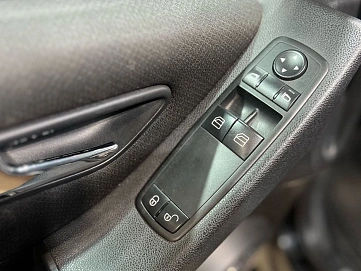 Mercedes-Benz A-Класс, 2005г, передний привод, вариатор